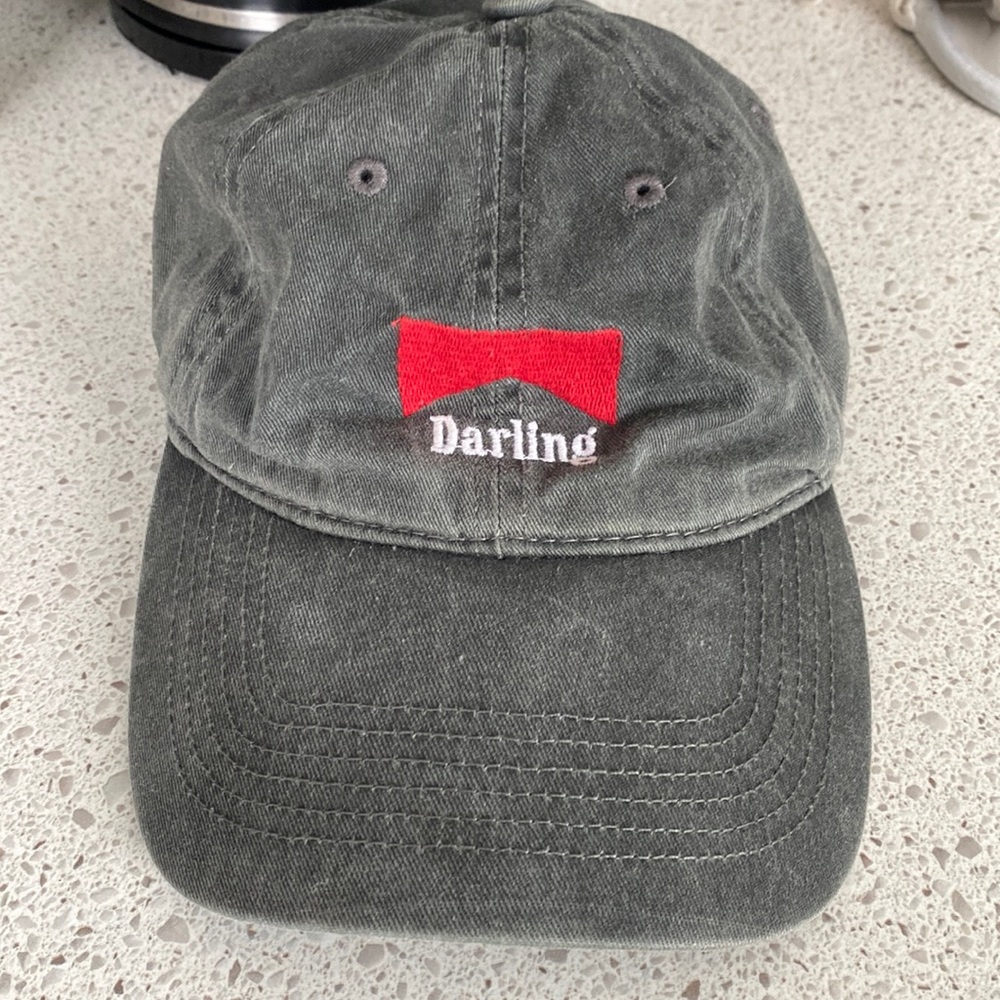 Brandy Melville Darling hat